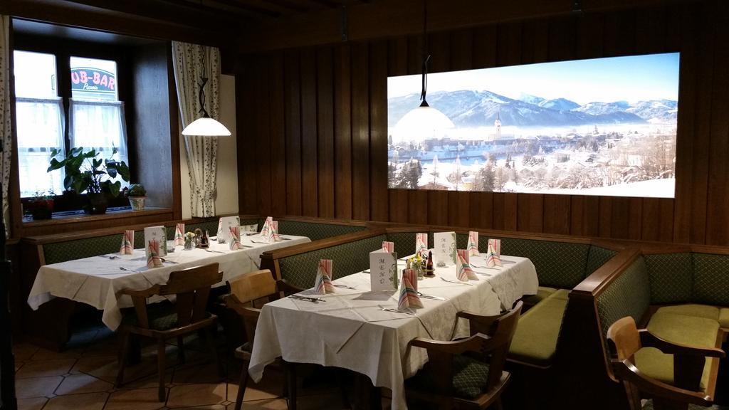 Gasthof - Restaurant Loecker ราดชตัดท์ ภายนอก รูปภาพ